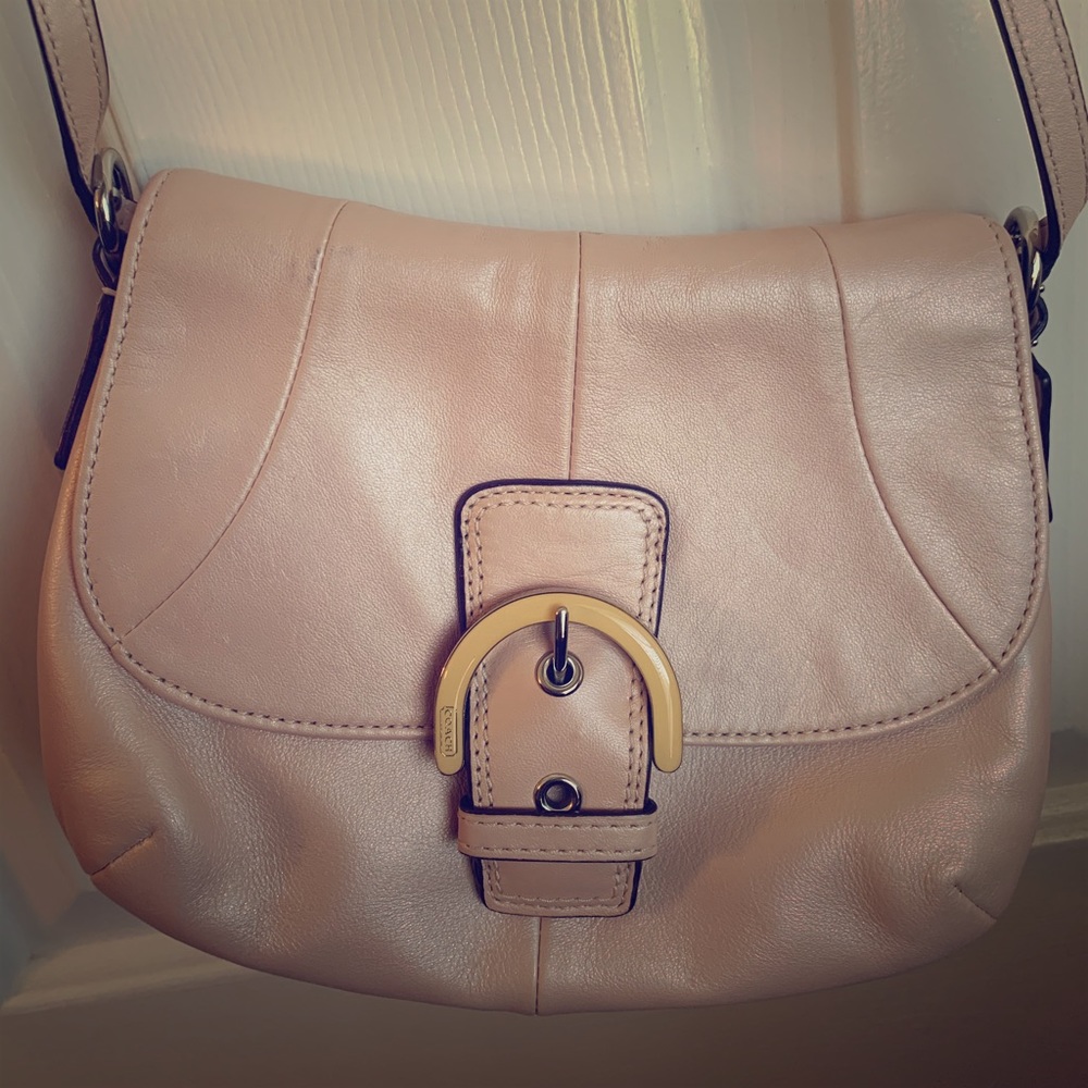 🎈MOVING SALE! 🎈Coach crossbody/shoulder bag!